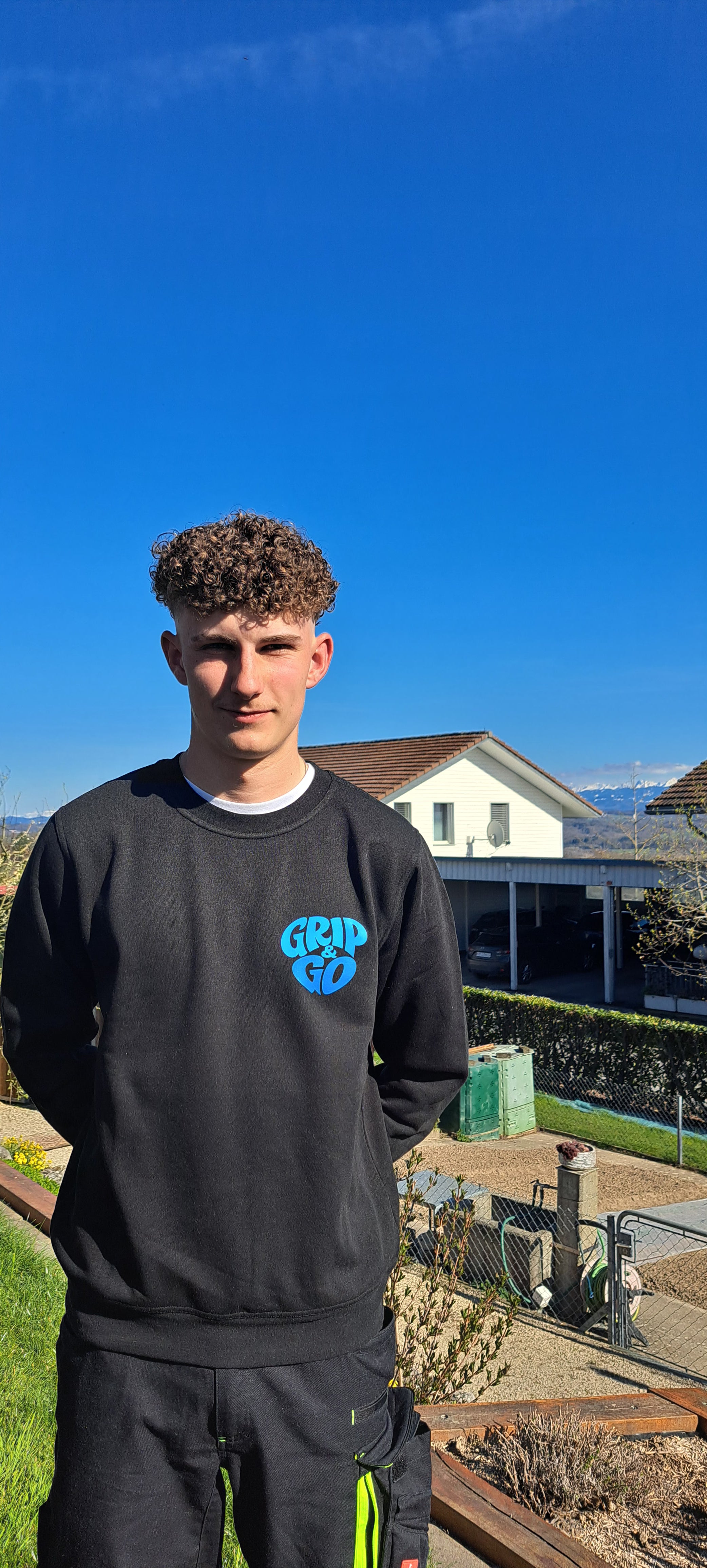 Pull Sans Capuche Noir Grip & Go | Logo Simple